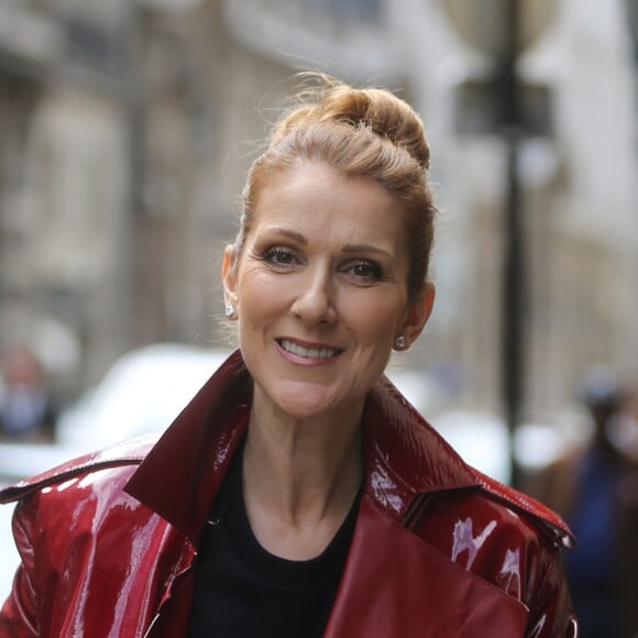 Exclusif - Céline Dion fait du shopping à Paris le 30 juin 2016. La chanteuse s'est rendue chez Burberry, Hermès, Make Up For Ever et le bijoutier Djula.