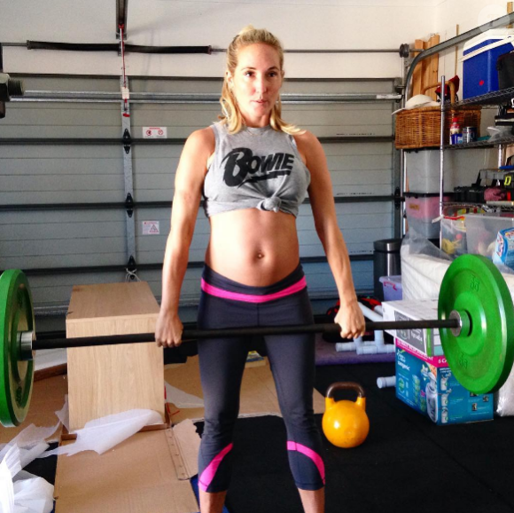 Daegan Coyne, l'as du fitness qui attend son premier enfant, est sous le feu des critiques des internautes. Sur les réseaux sociaux, les utilisateurs lui reprochent d'être trop mince et de mettre en danger la santé de son bébé en continuant à s'entraîner. Photo publiée sur Instagram au mois de juin 2016