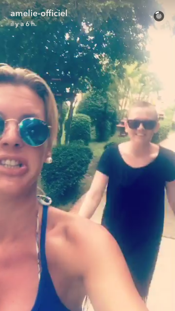 Amélie Neten et sa soeur Jen en Thaïlande, sur Snapchat