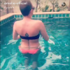 Amélie Neten : Sa soeur Jen en Thaïlande, profite de la piscine