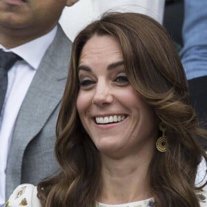 Kate Middleton, en compagnie de son mari le prince William, a assisté à la victoire d'Andy Murray contre Milos Raonic en finale de Wimbledon le 10 juillet 2016 à Londres.