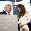 Kate Middleton, duchesse de Cambridge, au dîner de remise du prix "Art Fund Museum of the Year" au directeur du musée "Victoria and Albert Museum", Martin Roth, au Musée d'Histoire Naturelle à Londres le 6 juillet 2016