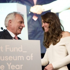 Kate Middleton, duchesse de Cambridge, au dîner de remise du prix "Art Fund Museum of the Year" au directeur du musée "Victoria and Albert Museum", Martin Roth, au Musée d'Histoire Naturelle à Londres le 6 juillet 2016
