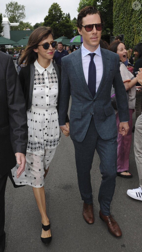 Benedict Cumberbatch et sa femme Sophie Hunter lors de la finale hommes Andy Murray contre Milos Raonic du tournoi de tennis de Wimbledon à Londres, le 10 juillet 2016.