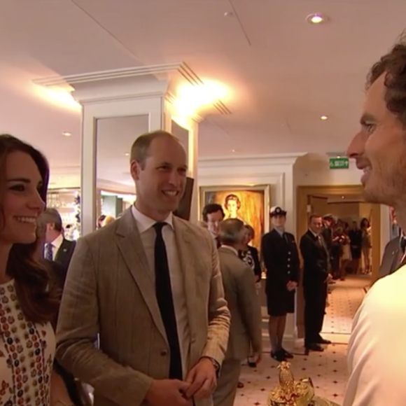 Kate Middleton et le prince William ont pu féliciter en personne Andy Murray après sa victoire en finale du tournoi de Wimbledon le 10 juillet 2016 à Londres.