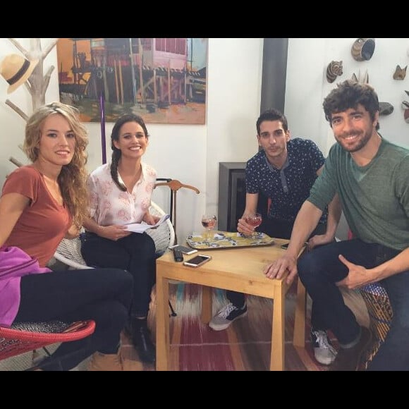 Elodie Fontan, Lucie Lucas, Kevin Elarbi et Augustin Galiana sur le tournage de la saison 7 de "Clem"