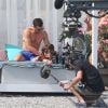 Séance massage pour les deux amants, Ana est topless - Jamie Dornan et Dakota Johnson sur le tournage de "Fifty Shades Freed" à Saint-Jean-Cap-Ferrat, le 12 juillet 2016.