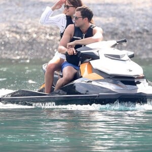 Dakota Johnson et Jamie Dornan tournent une scène en jet ski pour le film "50 nuances plus sombres" dans le sud de la France à Saint-Jean Cap Ferrat le 12 juillet 2016.