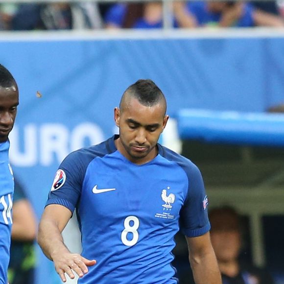 Cristiano Ronaldo au choc avec Dimitri Payet lors de la finale de l'Euro 2016 à Saint Denis, le 10 juillet 2016.