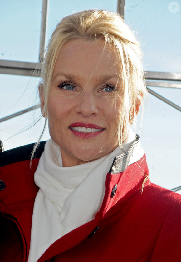 Nicollette Sheridan à l'Empire State Building à New York le 25 novembre 2013.