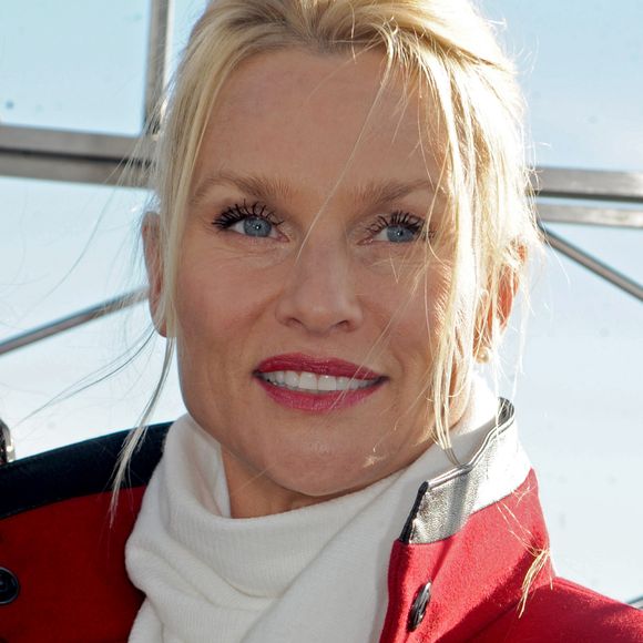Nicollette Sheridan à l'Empire State Building à New York le 25 novembre 2013.