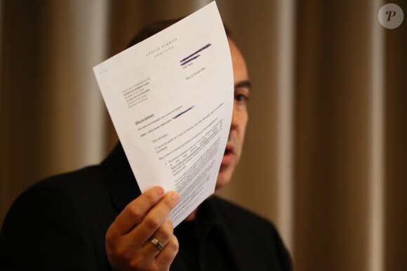 Jean-Marc Morandini fait une déclaration à la presse dans un salon de l'hôtel Radisson à Boulogne-Billancourt, le 19 juillet 2016.