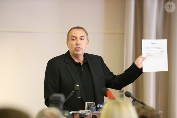 Jean-Marc Morandini fait une déclaration à la presse dans un salon de l'hôtel Radisson à Boulogne-Billancourt, le 19 juillet 2016.