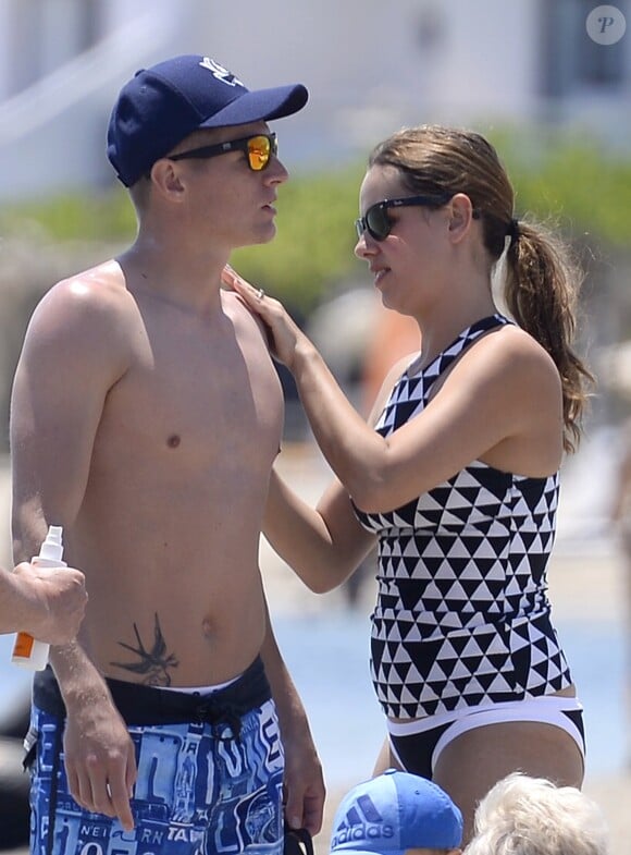 Toni Kroos et sa femme Jessica en vacances à Ibiza quelques jours après leur mariage.