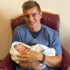 Toni Kroos présente sa fille Amelie, née le 20 juillet 2016. Il s'agit de son deuxième enfant avec Jessica, après Leon, né en août 2013.