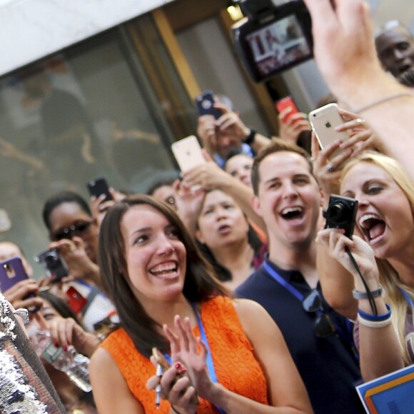 Céline Dion donne un concert lors de sa participation à l'émission "Today" de la chaîne NBC au Rockefeller Plaza à New York, le 22 juillet 2016.