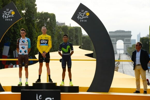 Romain Bardet, Christopher Froome, Nairo Quintana, le podium final du Tour de France 2016, sur les Champs-Élysées à Paris le 24 juillet 2016 à l'issue de la dernière étape. © Coadic Guirec / Bestimage