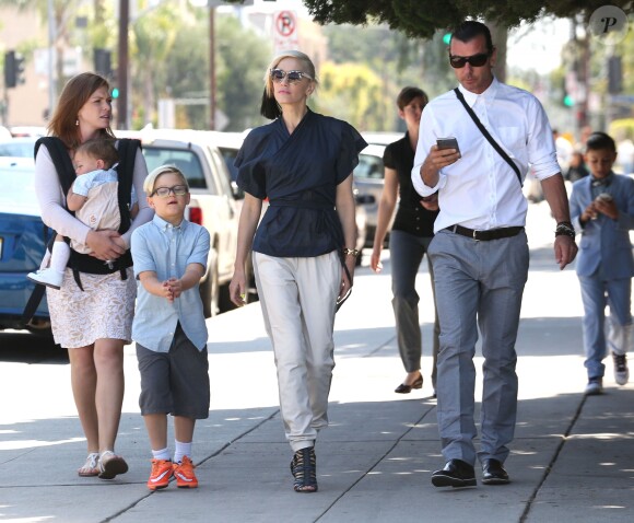 Exclusif - Gwen Stefani est allée à l'église en famille avec son mari Gavin Rossdale et leurs fils Kingston, Zuma, et Apollo, le jour de la fête des mères à Los Angeles, le 10 mai 2015