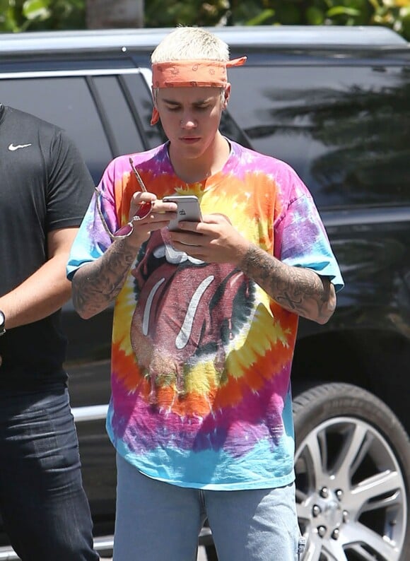 Exclusif - Justin Bieber en vacances avec Ashley Benson et des amis à Miami, le 4 juillet 2016 