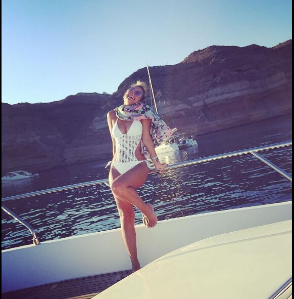 Mélanie des "Anges 8" en bikini lors de ses vacances en Grèce, juillet 2016
