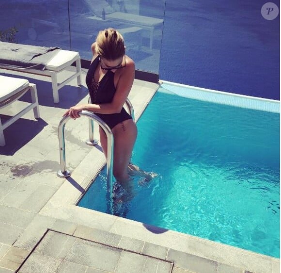 Mélanie des "Anges 8" torride en bikini sur Instagram, juillet 2016