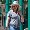 Hilary Duff emmène son fils Luca jouer au foot dans un parc à Studio City, le 25 juillet 2016