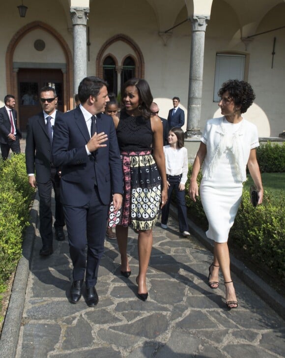 Michelle Obama et ses filles Malia et Sasha (Natasha) sont reçues par Matteo Renzi et sa femme Agnese Landini à Santa Maria delle Grazie où elles ont pu admirer "La Cène" le tableau de Léonard de Vinci à Milan le 17 juin 2015