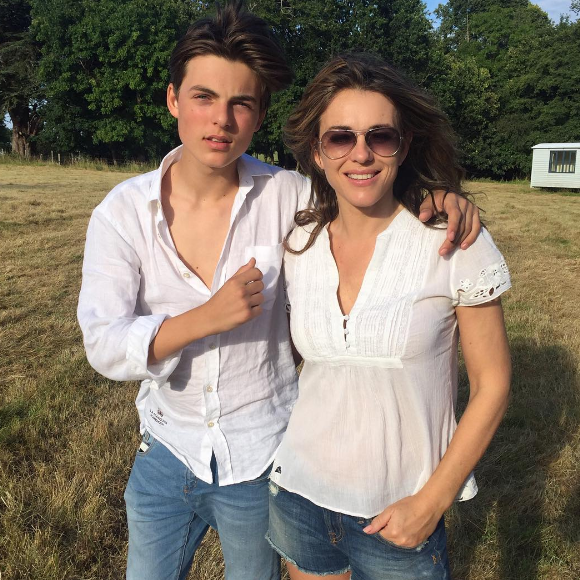 Elizabeth Hurley et son fils Damian