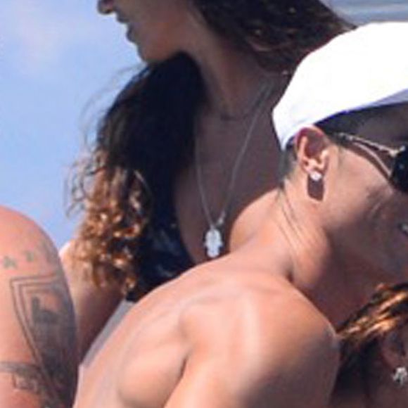 Exclusif - Cristiano Ronaldo profite avec ses amis de ses vacances à Formentera, le 19 juillet 206.