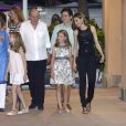 Le roi Felipe VI, la reine Sofia, la princesse Leonor, le roi Juan Carlos, Felipe Juan Froilan de Marichalar, la princesse Sofia et la reine Letizia d'Espagne. La famille royale d'Espagne a dîné au restaurant Flanigan à Majorque lors de ses vacances le 31 juillet 2016.