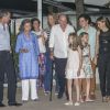 Le roi Felipe VI, la reine Sofia, Victoria Federica de Marichalar, l'infante Elena, le roi Juan Carlos, la princesse Leonor, la princesse Sofia d'Espagne, Felipe Juan Froilan de Marichalar et la reine Letizia. La famille royale d'Espagne a dîné au restaurant Flanigan à Majorque lors de ses vacances le 31 juillet 2016.