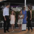 Le roi Felipe VI, la princesse Leonor, la princesse Sofia, la reine Sofia, la reine Letizia, le roi Juan Carlos d'Espagne et Felipe Juan Froilan de Marichalar. La famille royale d'Espagne a dîné au restaurant Flanigan à Majorque lors de ses vacances le 31 juillet 2016.