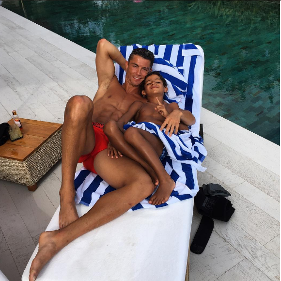 Cristiano Ronaldo à Ibiza avec son fils Cristiano Jr. en juillet 2016, photo Instagram.