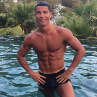 Cristiano Ronaldo : Le mystère de ses ongles de pied vernis...