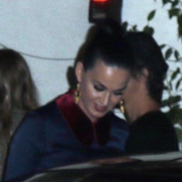 Katy Perry et Orlando Bloom quittent le "Sunset Tower Hotel" à Los Angeles, le 1er juin 2016.