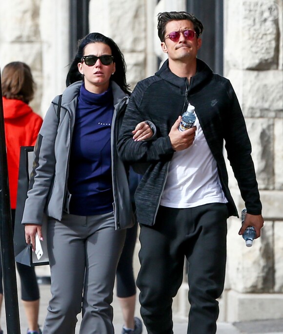 Katy Perry et Orlando Bloom se promènent en amoureux dans les rues de Aspen. Les amoureux sont venus assister au mariage de leur amie la styliste Jamie Schneider. Le 8 avril 2016