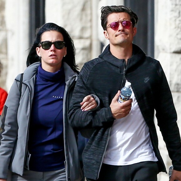 Katy Perry et Orlando Bloom se promènent en amoureux dans les rues de Aspen. Les amoureux sont venus assister au mariage de leur amie la styliste Jamie Schneider. Le 8 avril 2016