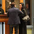 Le couple Katy Perry et Orlando Bloom arrivent à leur hôtel 'Jerome' à Aspen dans le Colorado pour assister au mariage de leur amie la styliste Jamie Schneider. Katie se met des gouttes pour les yeux pour se protéger du froid sec de la montagne! Le 8 avril 2016