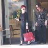 Sharon et Ozzy Osbourne font du shopping chez Barneys New York à Beverly Hills le 24 juillet 2016.