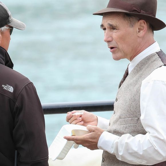 Exclusif - Mark Rylance - L'équipe du film sur le tournage du film "Dunkirk" (Dunkerque) du réalisateur Christopher Nolan à Weymouth Dorset, le 27 juillet 2016.