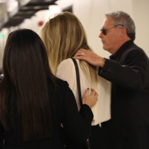 Amber Heard avec ses avocats à Century City où elle a fait une déposition dans l'affaire qui l'oppose à son mari Johnny Depp pour violence conjugale et sa demande de divorce. Elle est arrivée avec une heure et demi de retard alors que son avocate Samantha Spector l'attendait devant le tribunal à Century City le 6 août 2016.