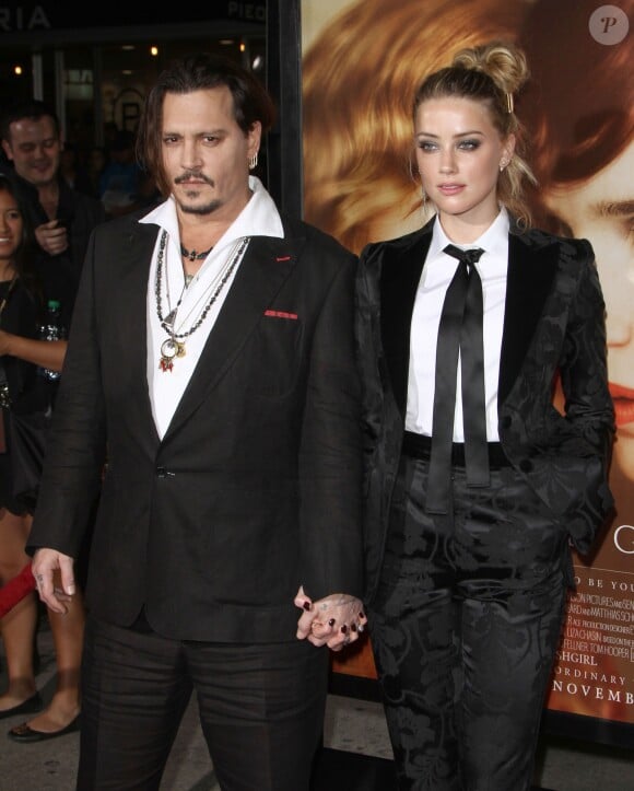 Johnny Depp et sa femme Amber Heard à la Première de "The Danish Girl" au théatre Westwood village à Westwood le 21 novembre 2015