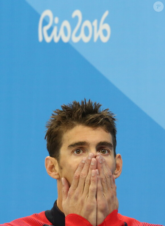 Michael Phelps médaille d'or du 200m masculin quatre nages individuel aux Jeux Olympiques (JO) de Rio 2016 à Rio de Janeiro, Brésil, le 11 août 2016