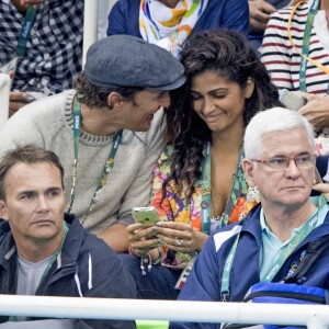 Matthew McConaughey avec sa femme Camila Alves assistent à la finale du 200m masculin quatre nages individuel aux Jeux Olympiques (JO) de Rio 2016 à Rio de Janeiro, Brésil, le 11 août 2016.
