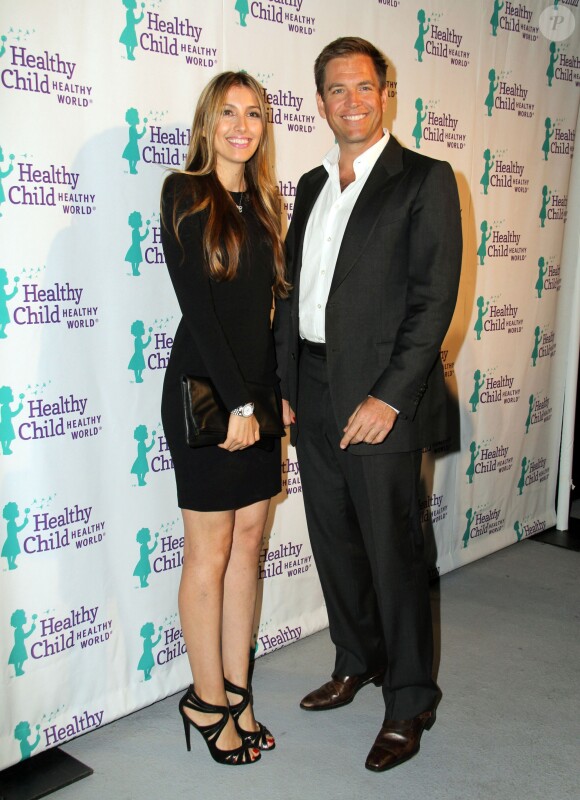 Michael Weatherly et sa femme Bojana Jankovic lors du "Healthy Child Healthy World "Mom On A Mission GALA" 2014" à Los Angeles le 29 octobre 2014.