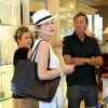 Sharon Stone fait du shopping dans les rues de Los Angeles, le 5 juillet 2016