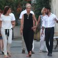 Semi-exclu - Cyril Kamar (Alias K.Maro) et sa femme Anne-Sophie Mignaux recemment mariés se promènent avec des amis dans les rues de Saint-Tropez le 27 juillet 2016.