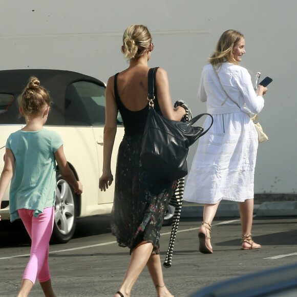 Cameron Diaz avec Nicole Richie et sa fille Harlow Winter sortent du "Rodeo Nail Salon" de Beverly Hills le 30 juillet 2016.