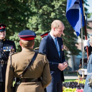 Le prince William, duc de Cambridge, assiste à la parade militaire des forces germano-britanniques (BFG) à Dusseldorf, à l'occasion du 70ème anniversaire de la création de l'état fédéré de Rhénanie-du-Nord-Westphalie. Le 23 août 2016