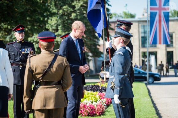 Le prince William, duc de Cambridge, assiste à la parade militaire des forces germano-britanniques (BFG) à Dusseldorf, à l'occasion du 70ème anniversaire de la création de l'état fédéré de Rhénanie-du-Nord-Westphalie. Le 23 août 2016